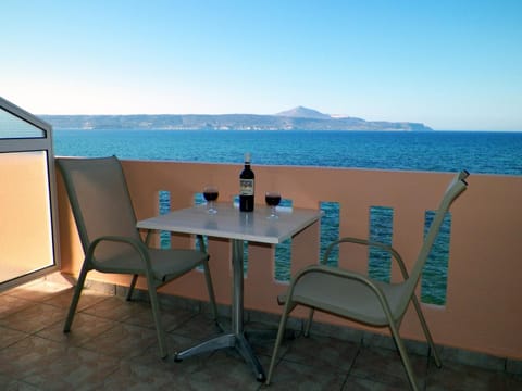 Balcony/Terrace, Food and drinks, Sea view
