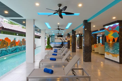 Pool view, Swimming pool, sunbed