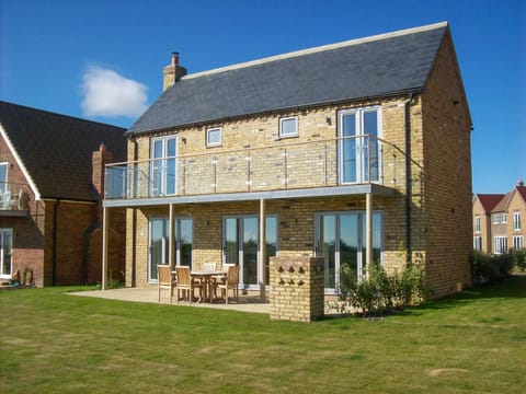 Property building, Patio, Garden