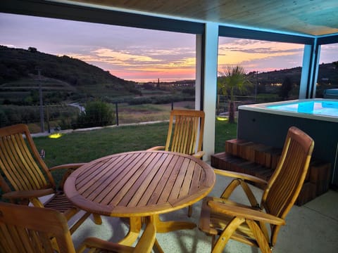 Patio, View (from property/room), Balcony/Terrace, sunbed