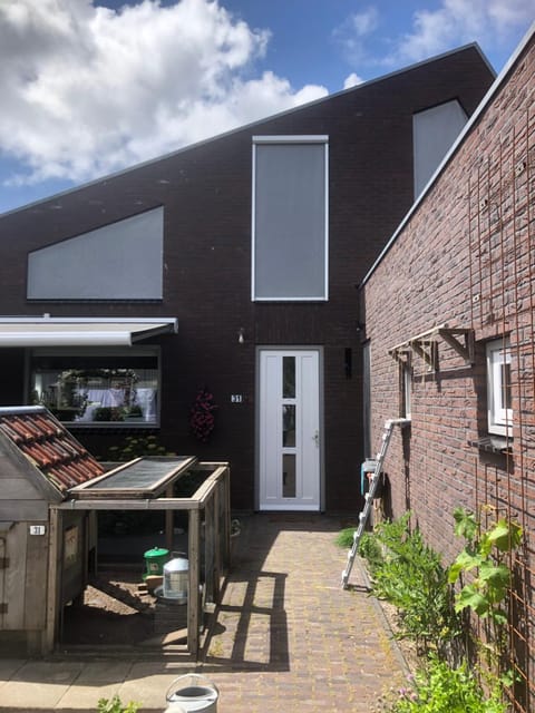 Property building, Day
