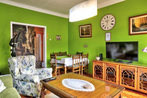 TV and multimedia, Living room, locker