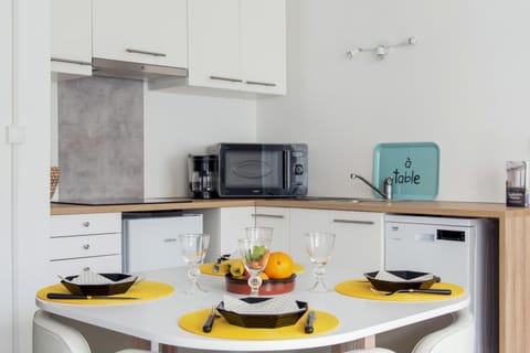 Grand studio confort, Parking Apartment in Villeurbanne