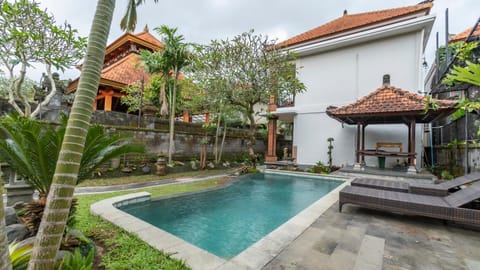 Garden, Swimming pool, sunbed