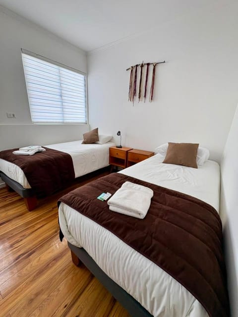 Bedroom, towels