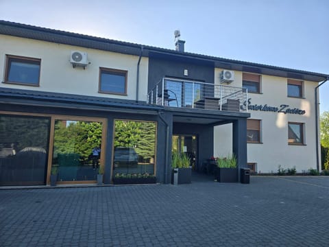 Property building, Day