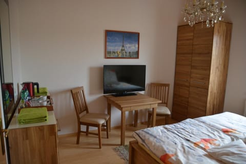 Seating area, Bedroom