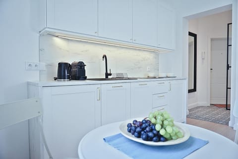 Kitchen or kitchenette, Food and drinks, Communal kitchen, Food