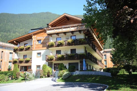 Property building, Garden, Garden view, Mountain view