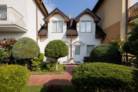 Property building, Facade/entrance, Spring, Day, Garden, View (from property/room), View (from property/room), Seating area, Garden view, towels