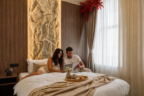 Bed, People, Bedroom, Guests