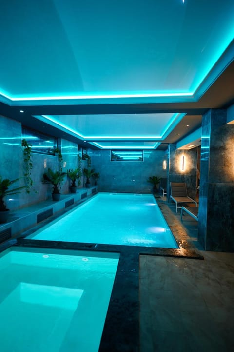 Spa and wellness centre/facilities, Seating area, Swimming pool
