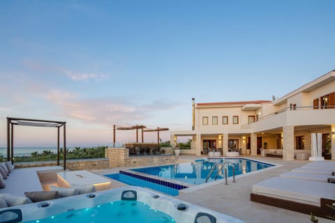 Property building, Hot Tub, Pool view, Swimming pool