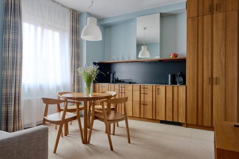 Kitchen or kitchenette, Dining area, kitchen