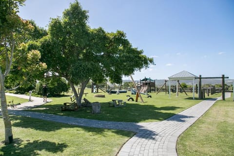 THESEN iSLAND - LUXURY LIVING ON HAMMOCK ISLAND House in Knysna