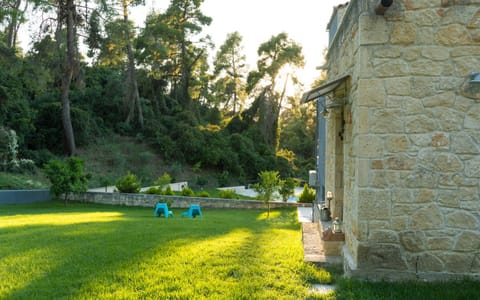 Property building, Children play ground, Garden, View (from property/room), Decorative detail, Garden view, Landmark view, Mountain view