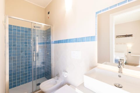 Shower, Toilet, Bathroom, bidet