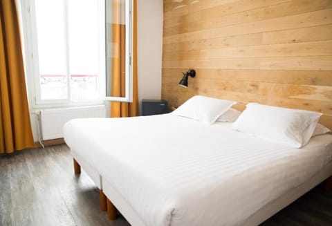 Le Victor Hugo Hotel in Montrouge