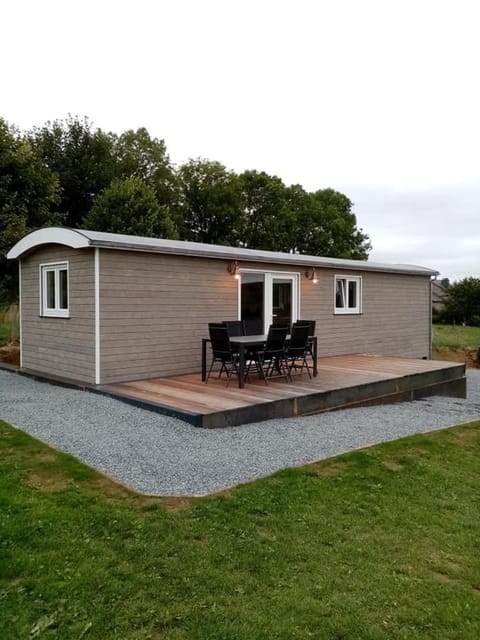 La Roulotte Julyana Chalet in Vielsalm