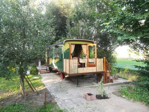 Property building, Balcony/Terrace, Balcony/Terrace