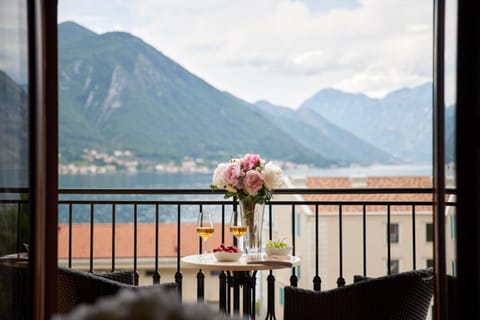 View (from property/room), Balcony/Terrace, Sea view
