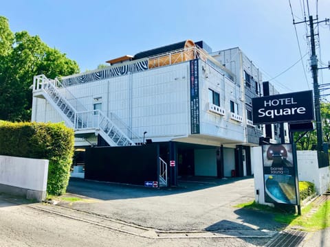 Property building, Facade/entrance, Day
