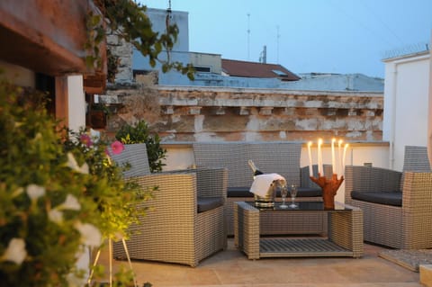 View (from property/room), Balcony/Terrace, City view, Landmark view, Street view