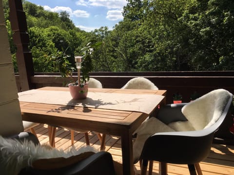 Natural landscape, Balcony/Terrace, Seating area, Garden view