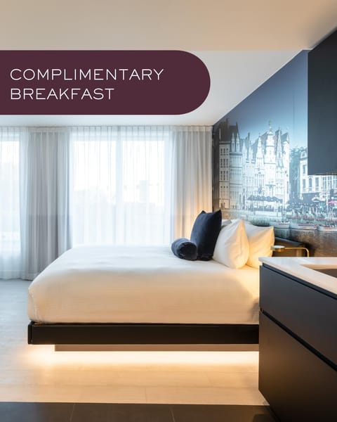 Bed, Photo of the whole room, Bedroom, Text overlay