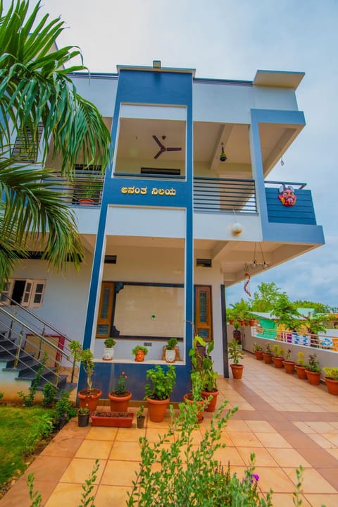 Property building, Facade/entrance
