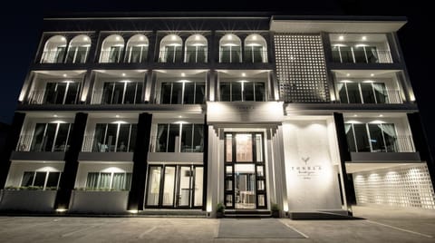 Property building, Facade/entrance, Property logo or sign