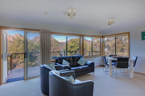 Living room, Seating area, Dining area, Mountain view