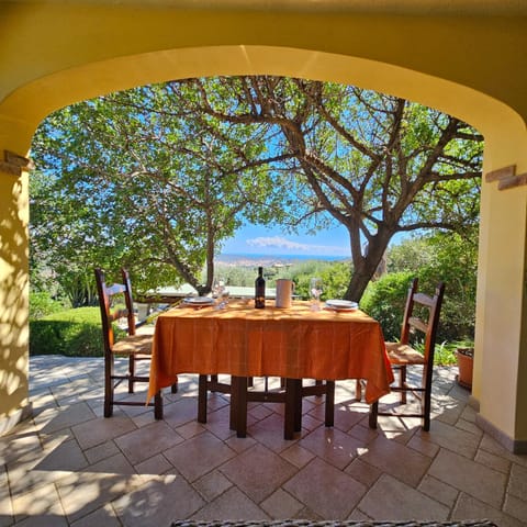 Patio, Day, Natural landscape, Garden, View (from property/room), Balcony/Terrace, Dining area, Garden view, Sea view