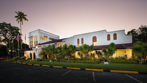 Property building, Facade/entrance, Natural landscape