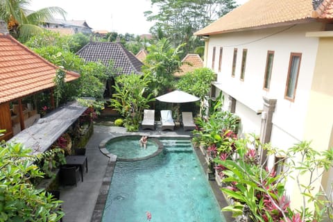 Property building, Pool view
