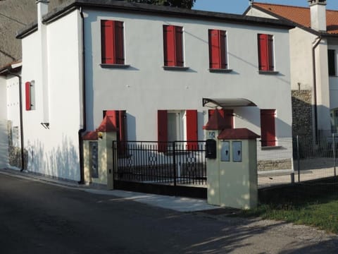 Property building, Facade/entrance