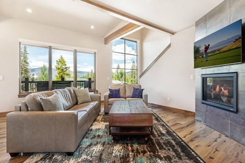 Treehouse Village 323 House in Wildernest