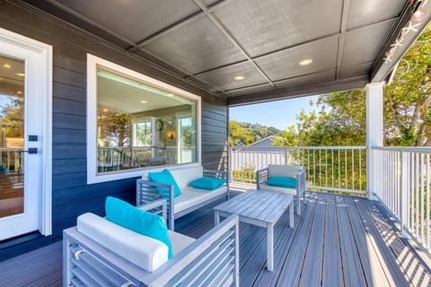 The Whistle Stop House in Rockaway Beach