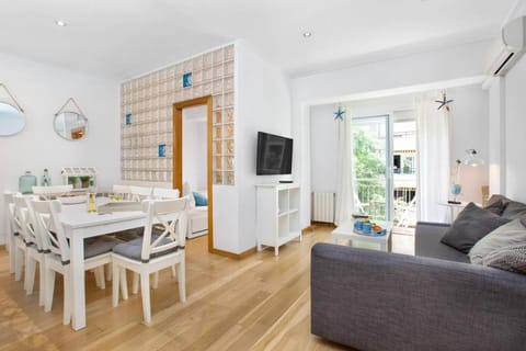 Living room, Seating area, Dining area