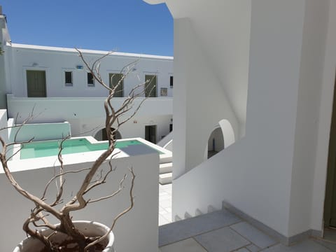 Balcony/Terrace, Pool view, Swimming pool