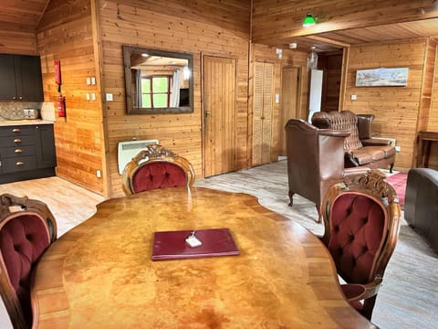 Kitchen or kitchenette, Living room, Seating area