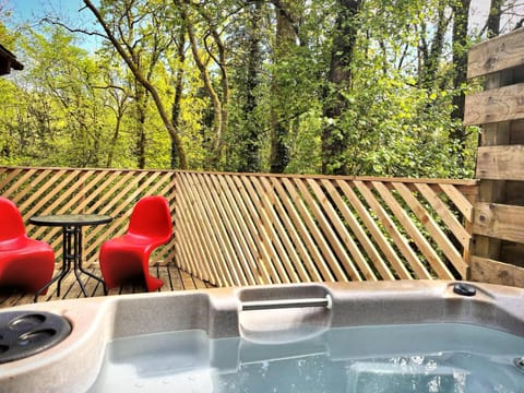 Natural landscape, Garden, Hot Tub
