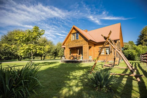 Property building, Natural landscape, Balcony/Terrace, Garden view