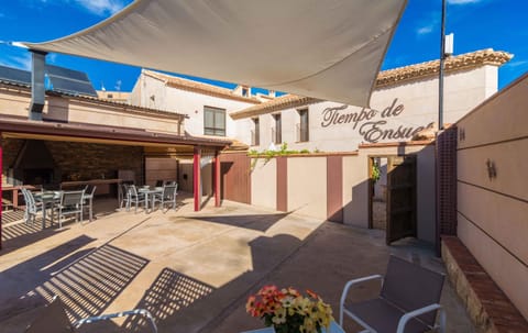 Patio, BBQ facilities