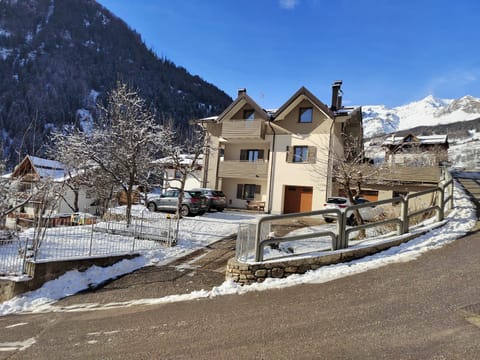 Chalet Migazzi - mansarda Apartment in Province of Brescia