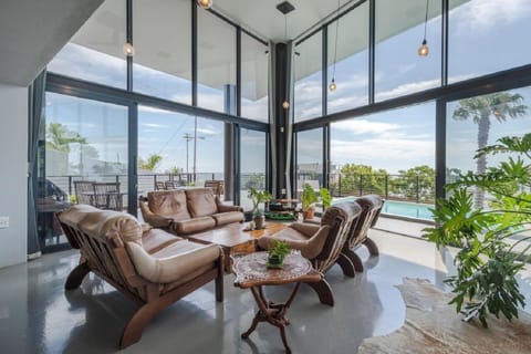 Communal lounge/ TV room, Living room, Lounge or bar