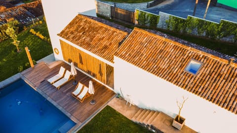 Property building, Day, Pool view, Swimming pool, sunbed