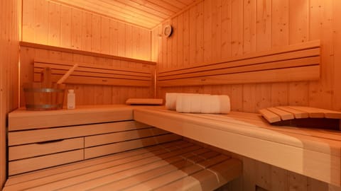 Massage, Sauna, Spa and wellness centre/facilities
