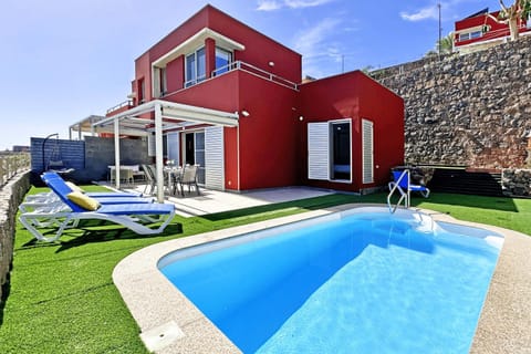 Property building, Facade/entrance, Off site