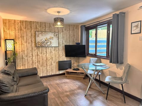 TV and multimedia, Living room, Seating area, Dining area, heating